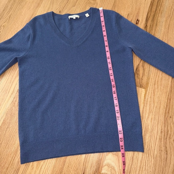 VINCE 100% Cashmere Weekend V-Neck Cashmere Sweater in Arroyo Blue Size XS - Picture 7 of 9